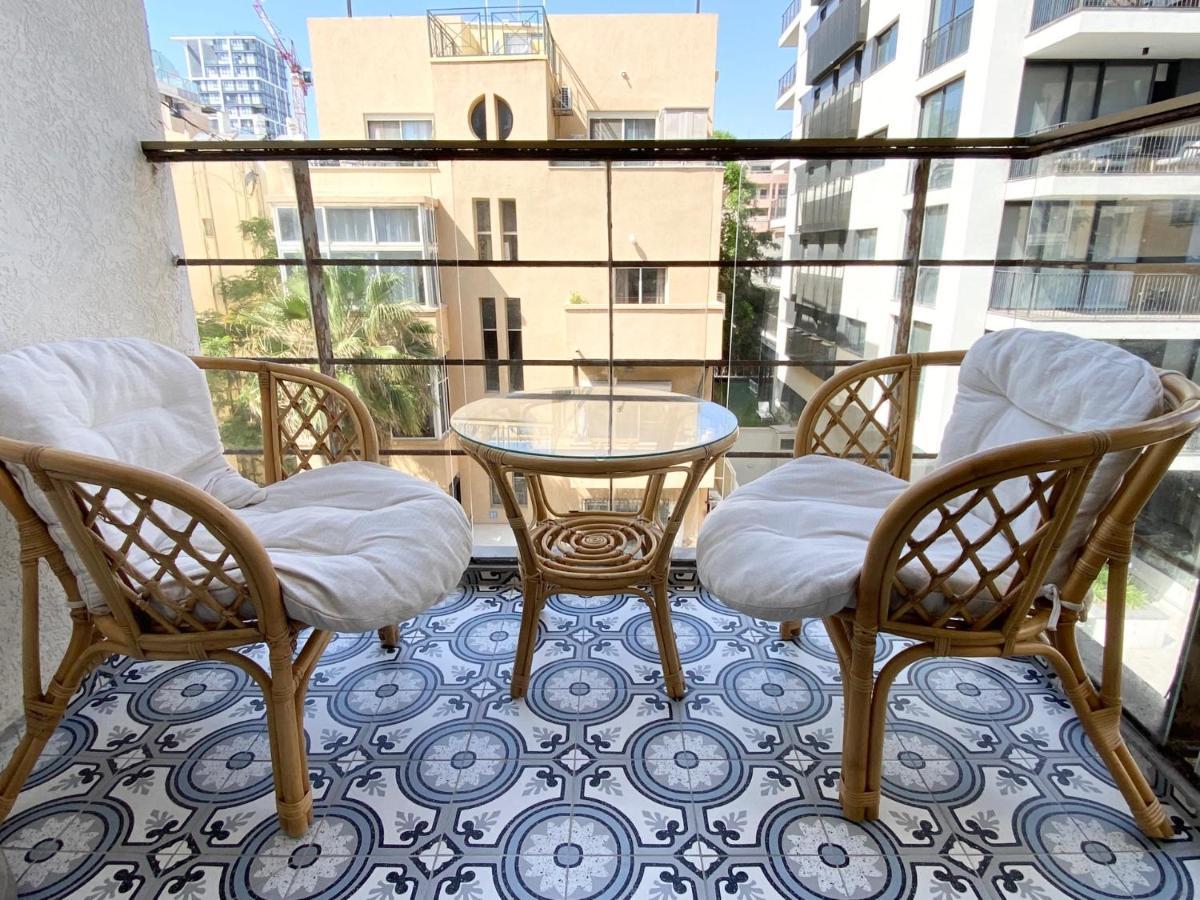 Sea Suites Tel Aviv Esterno foto